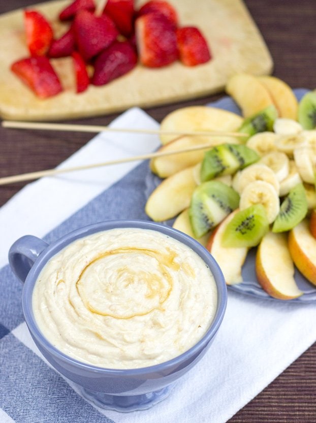 High Protein Yogurt Dip. Perfect with fruit. Ready in 3 minutes | #fruit #dip | 