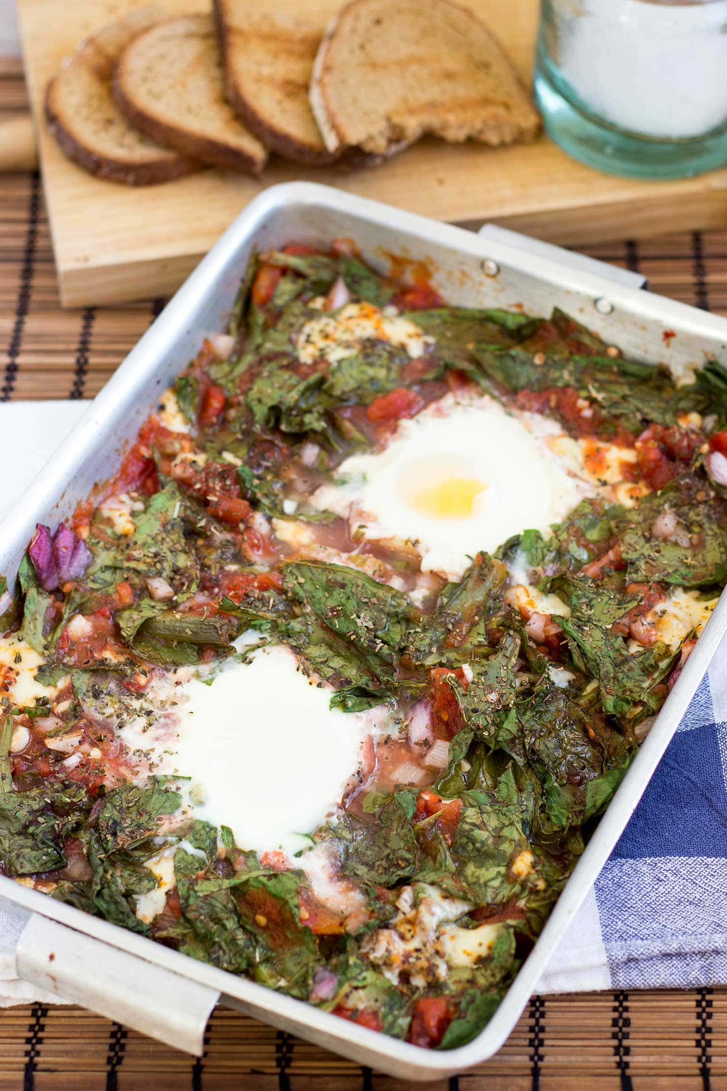 Anti Hangover Baked Eggs in Spinach and Tomato | #hangover #vegetarian #breakfast | 