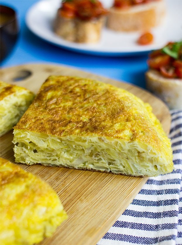 Quick Spanish Omelette - Perfect for breakfast! - spanish omelette ready to serve #omelette #easy | 