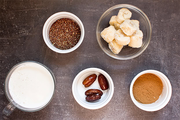 Delicious Date Smoothie - Vegan, high in Omega 3 - date smoothie ingredients #vegan #dates | 