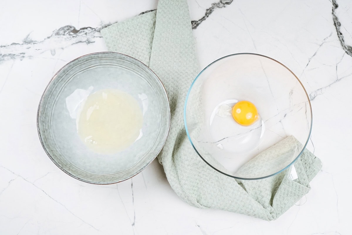 The process of separating egg whites from yolks for protein pancakes' batter | Hurry The Food Up