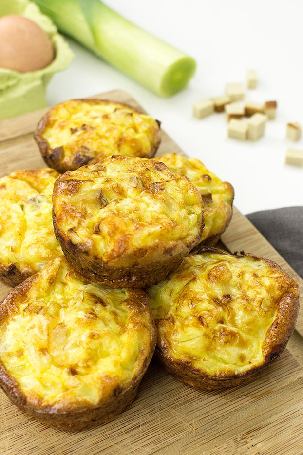 Smoked Tofu Breakfast Egg Muffins - egg muffins are served #leek #salt | 