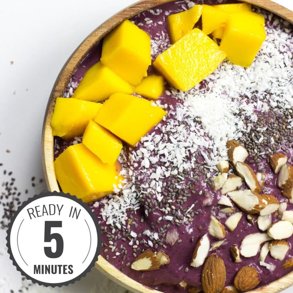 How To Make An Acai Bowl (Homemade Acai Bowl Recipe)