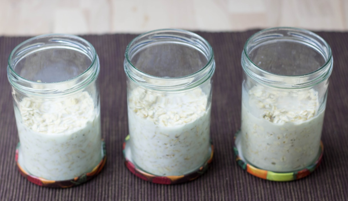 How To Make Overnight Oats in a Jar + 28 Tasty Overnight Oats Recipes #oats #breakfast | 