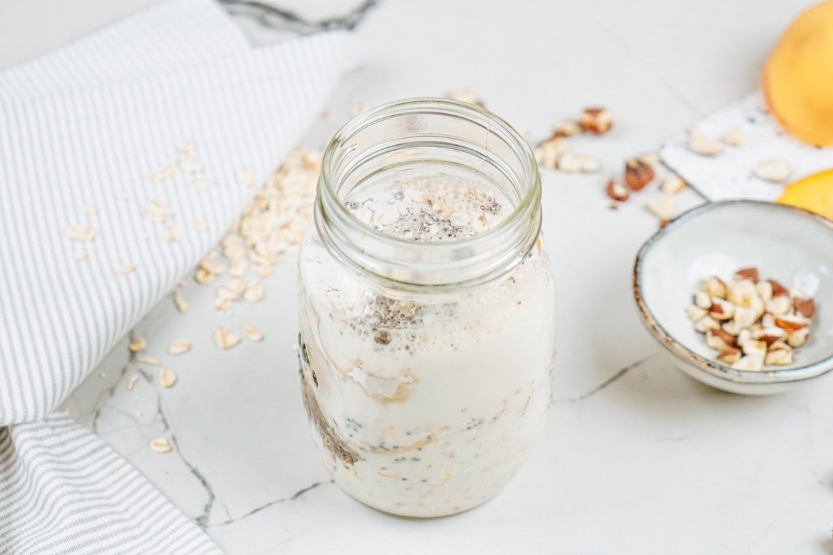 The process of adding and mixing all the ingredients to a jar | Hurry The Food Up