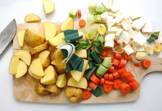 Vegan Potato Soup - Full on flavours & extremely satisfying | 
