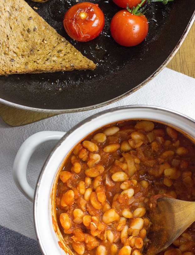 Vegetarian Baked Beans - ready in 15 minutes and taste just as good as Heinz! | 