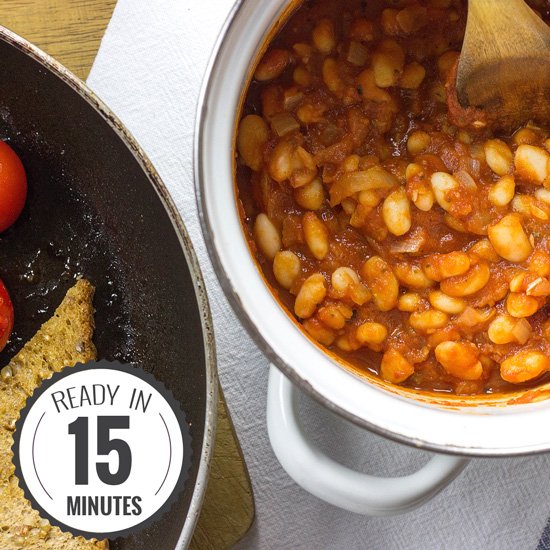 Vegetarian Baked Beans - ready in 15 minutes and taste just as good as Heinz! | 